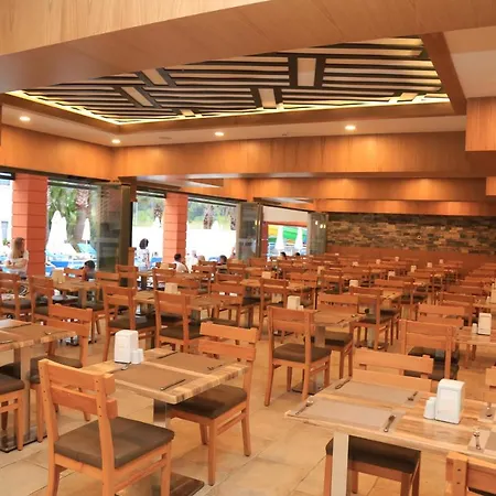 Szálloda Lavia Kemer